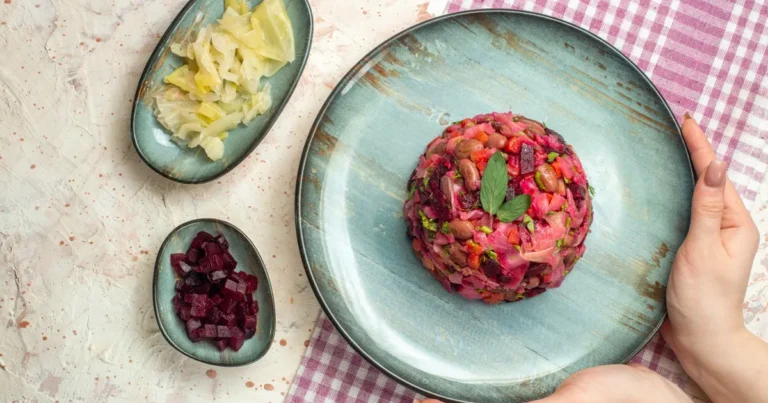 Salade de betterave et haricots rouges, un exemple d’aliments pour bander qui soutiennent la circulation